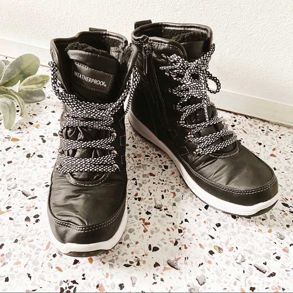 memory foam black boots